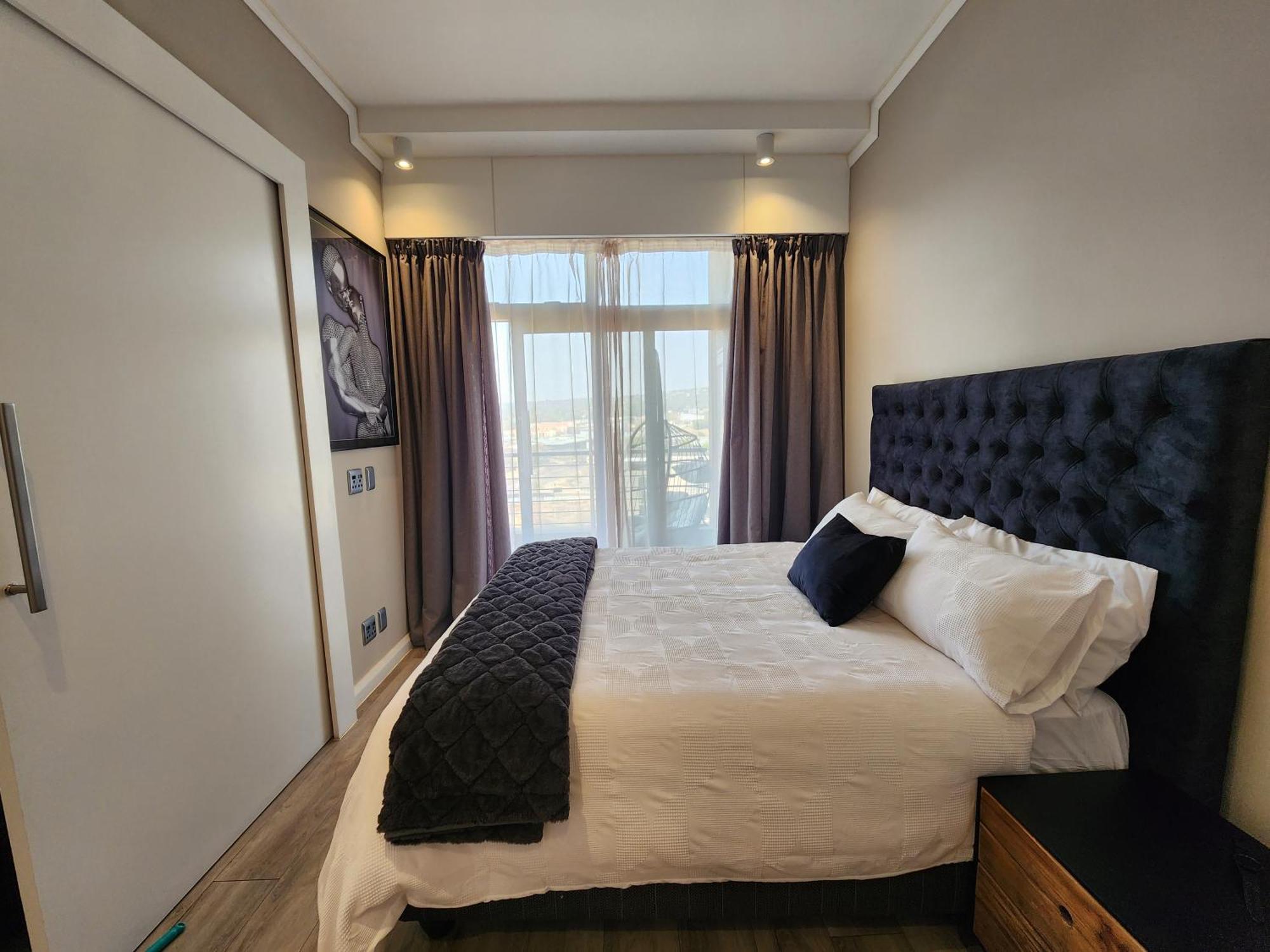 Menlyn Maine Trilogy 10th Floor With Balcony Pretoria-Noord